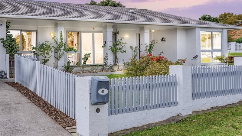 41 Orangewood Drive, Northpark, Auckland - Carousel 1