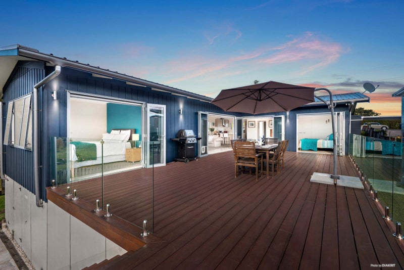 1392 Whangaparaoa Road, Army Bay, Whangaparaoa - Carousel 1