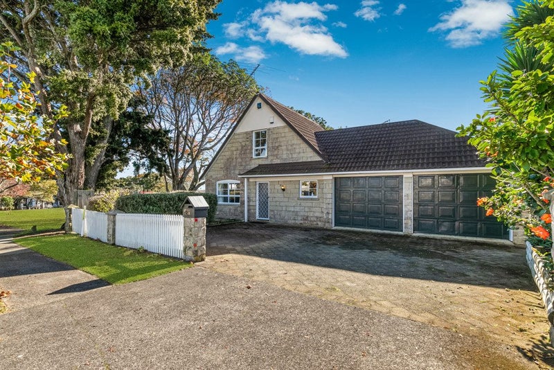 1/10 Grande Vue Road, Hillpark, Auckland - Carousel 1