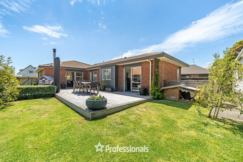 310 Manly Street, Paraparaumu Beach, Paraparaumu - Carousel 1