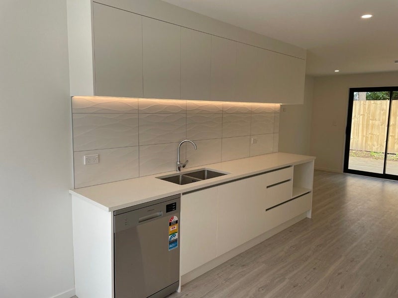 8B Roys Road, Weymouth, Auckland - Carousel 2