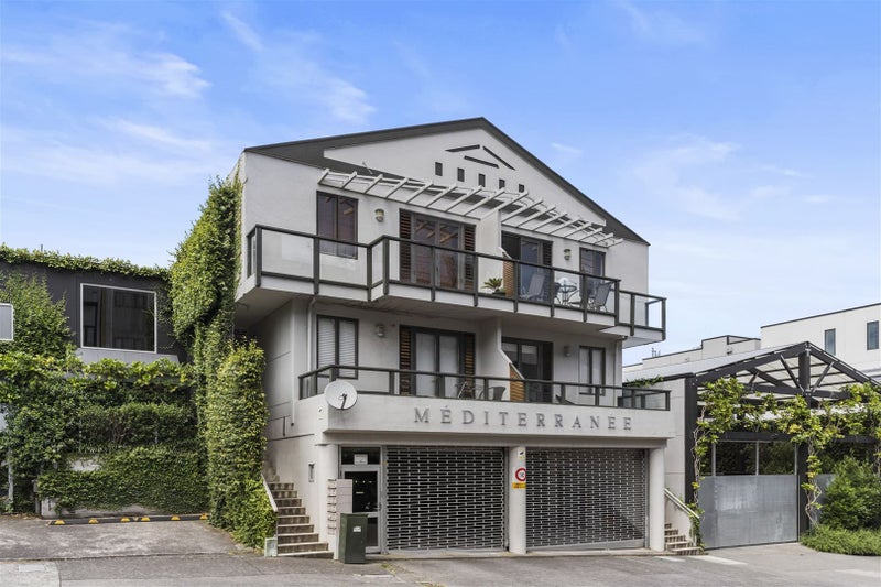 1F/10 Crummer Road, Grey Lynn, Auckland - Carousel 1