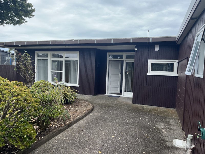 27 Ealing Crescent, Beachlands, Auckland - Carousel 22