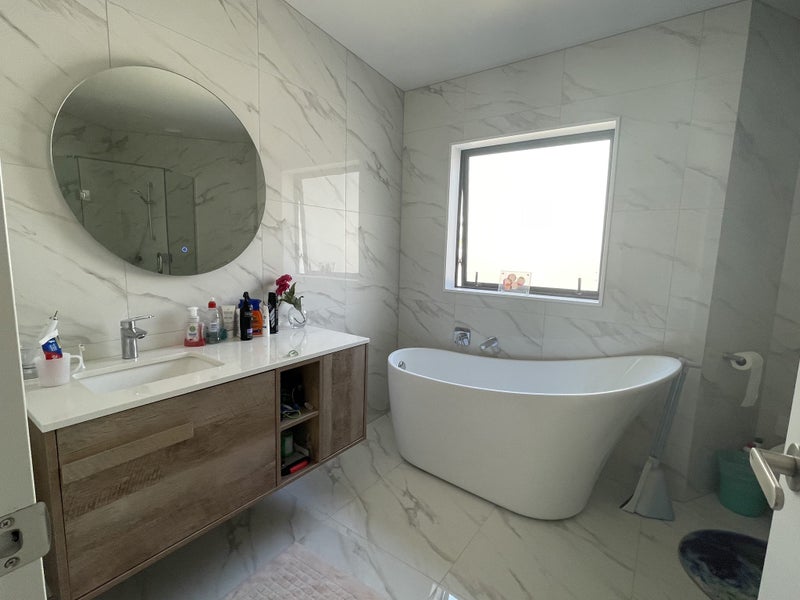 0 , Browns Bay - Carousel 2