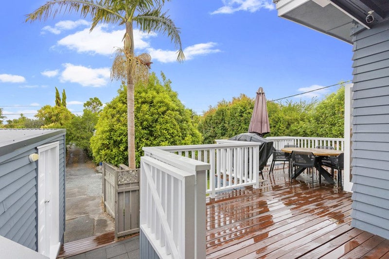 83 Mcleod road, Te Atatu South, Auckland - Carousel 2