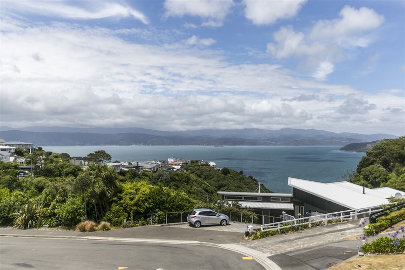 2/76 Lohia Street, Khandallah, Wellington - Carousel 1