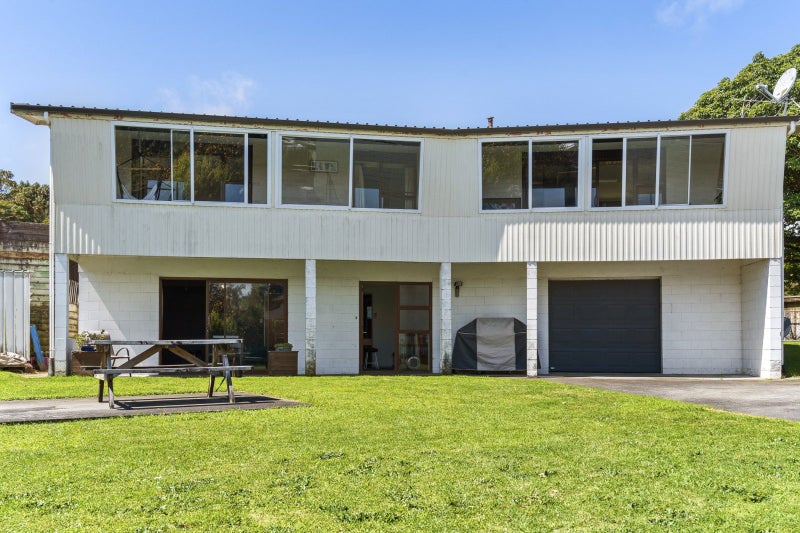 5 Bronte Place, Whalers Gate, New Plymouth - Carousel 1