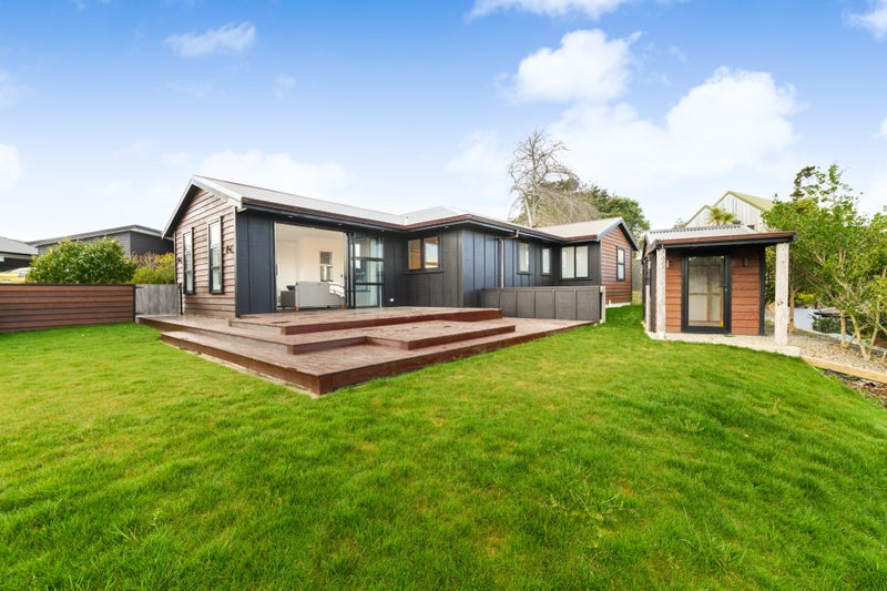 2 Waimarama Court, Roslyn, Palmerston North - Carousel 1