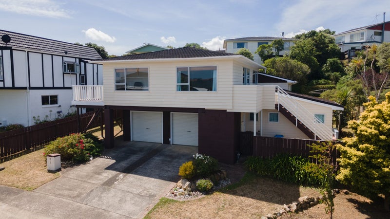 71 Eskdale Road, Papakowhai, Porirua - Carousel 1