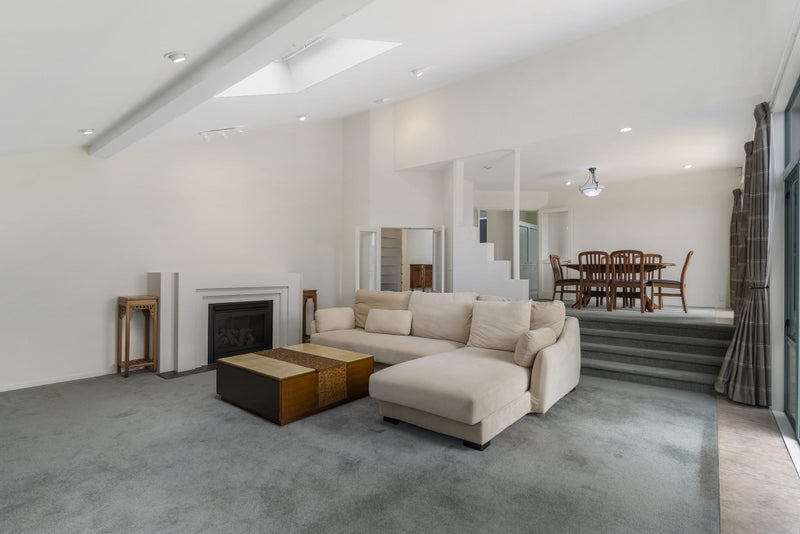 9 Aberdeen Road, Castor Bay, Auckland - Carousel 2