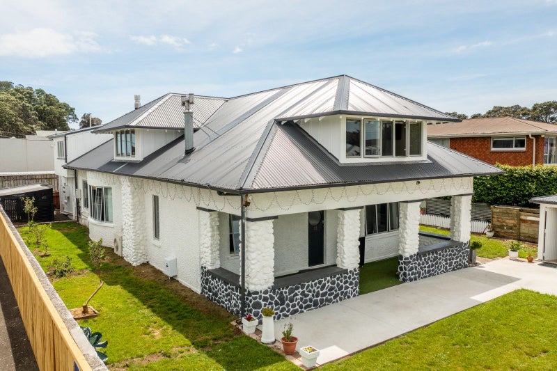82 Barrett Street, Westown, New Plymouth - Carousel 2