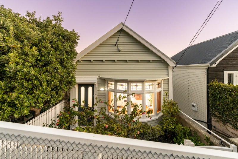 16 Stafford Street, Mount Victoria, Wellington - Carousel 2