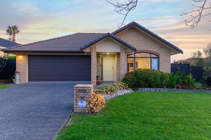 32 Corta Bella Place, Golflands, Auckland - Carousel 2