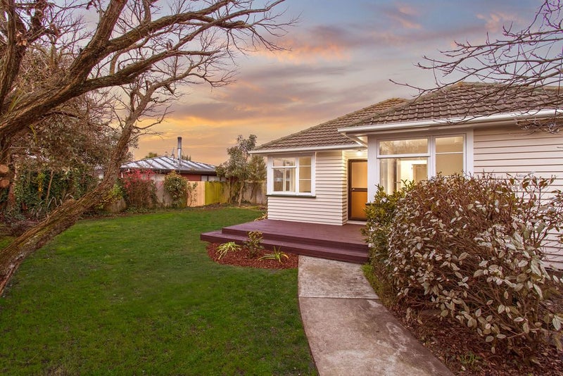 12 Wildwood Avenue, Wainoni, Christchurch - Carousel 2