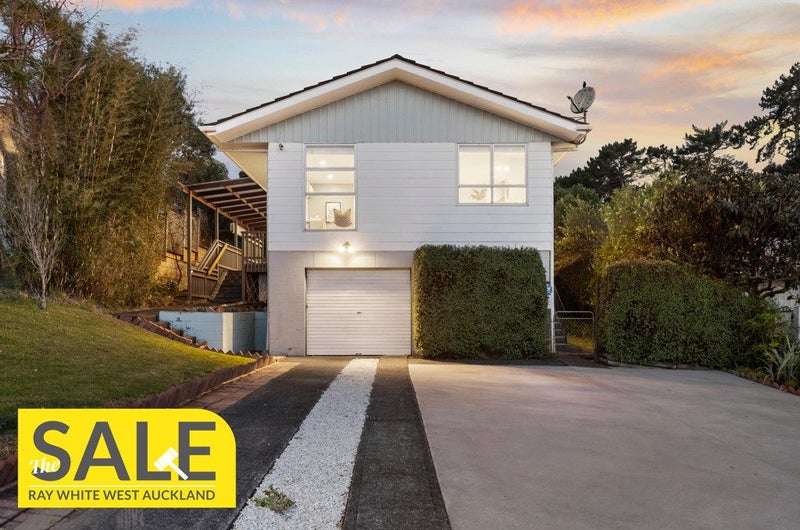 50 Glenbervie Crescent, Massey, Auckland - Carousel 2