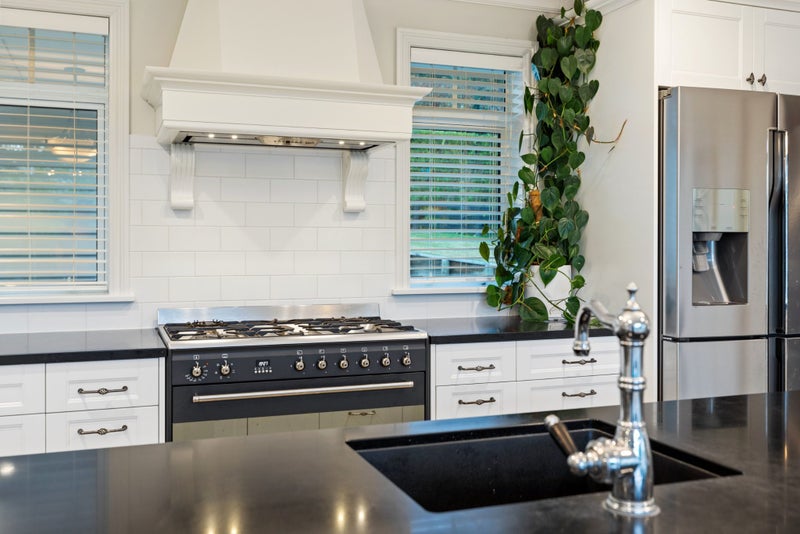 5 Perkins Drive, Tauranga - Carousel 2