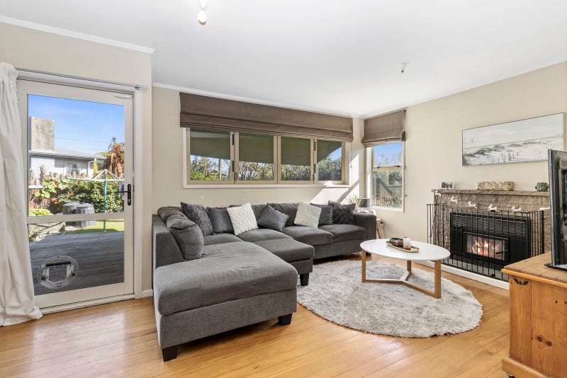 21 Forth Crescent, Glenview, Hamilton - Carousel 2