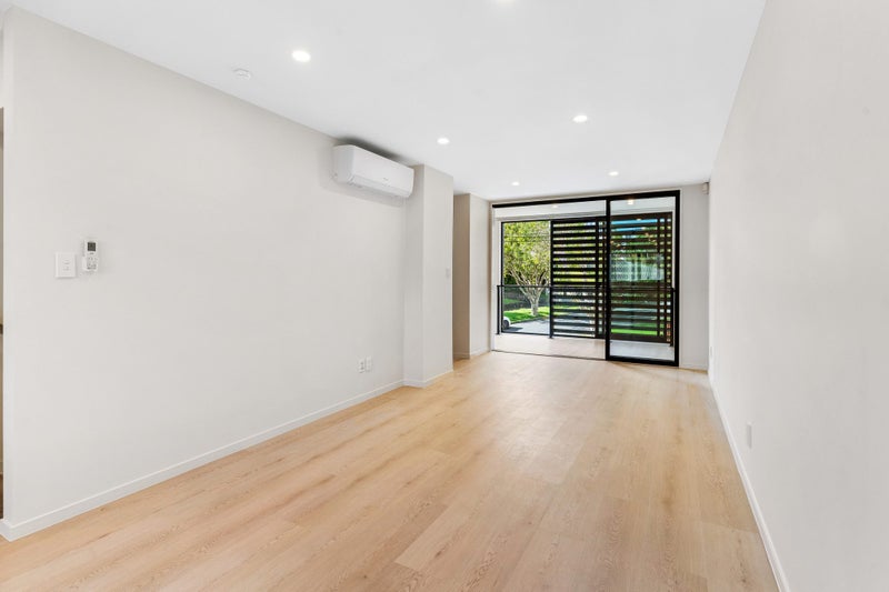 2/18 Beatrix Street, Avondale, Auckland - Carousel 2