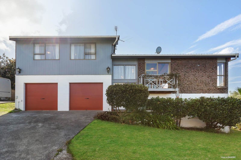 2/32 Montclair Rise, Browns Bay, Auckland - Carousel 1