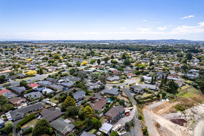 9 Hazeldene Place, Opaheke, Papakura - Carousel 18