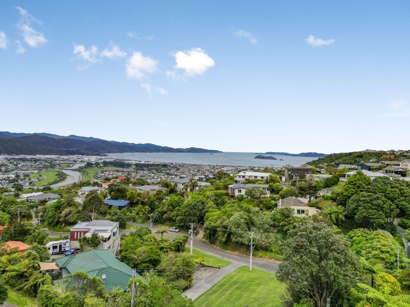 7 Poto Road, Normandale, Lower Hutt - Carousel 2