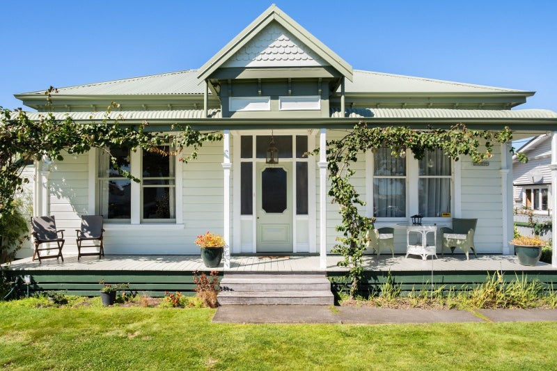 7 Cheeseman Road, Inner Kaiti, Gisborne - Carousel 1