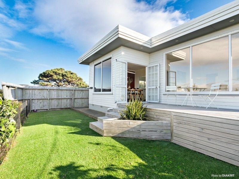 97 Karepa Street, Brooklyn, Wellington - Carousel 1