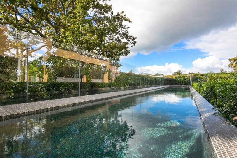 97 Seaview Road, Remuera, Auckland - Carousel 2