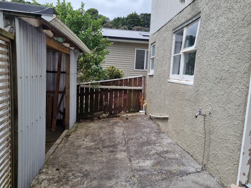 1B Court Road, Tawa, Wellington - Carousel 9