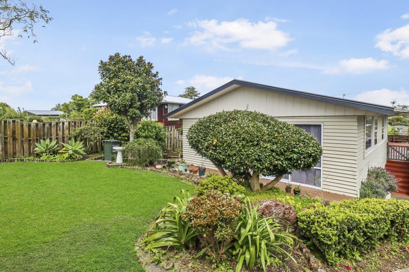 53 Sycamore Drive, Sunnynook, Auckland - Carousel 1