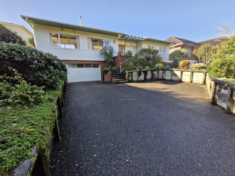 542 South Titirangi Road, Titirangi, Auckland - Carousel 1