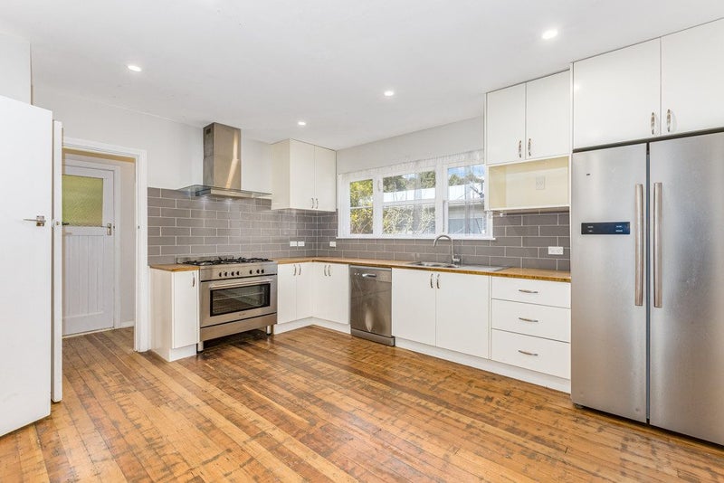 21 Peel Place, Wainuiomata, Lower Hutt - Carousel 1