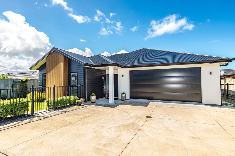 4 Simon Street, Tawhero, Whanganui - Carousel 1