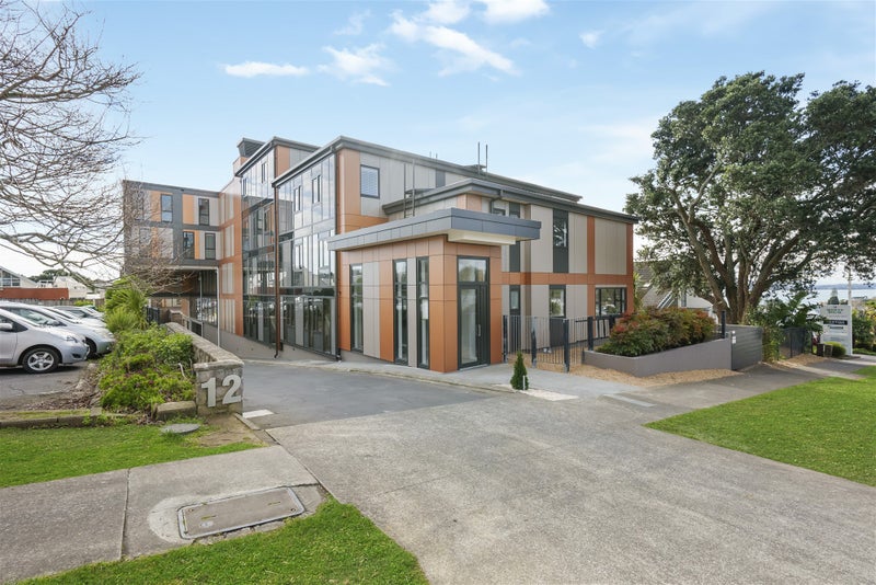 2D/12 Selwyn Road, Howick, Auckland - Carousel 1