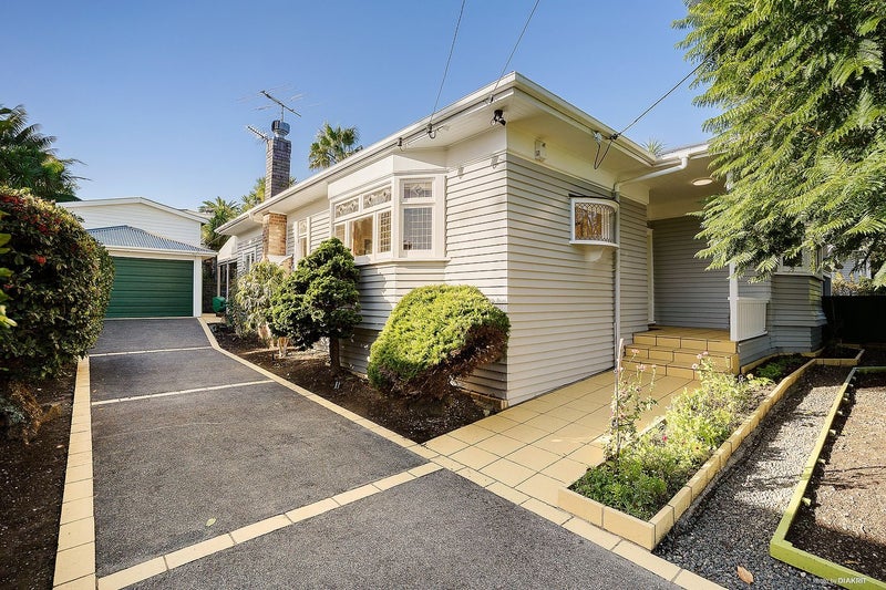 8 Watling Street, Mount Eden, Auckland - Carousel 2