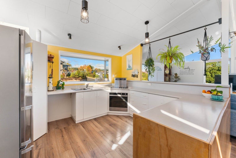 4 Arrowsmith Avenue, Waipahihi, Taupo - Carousel 2