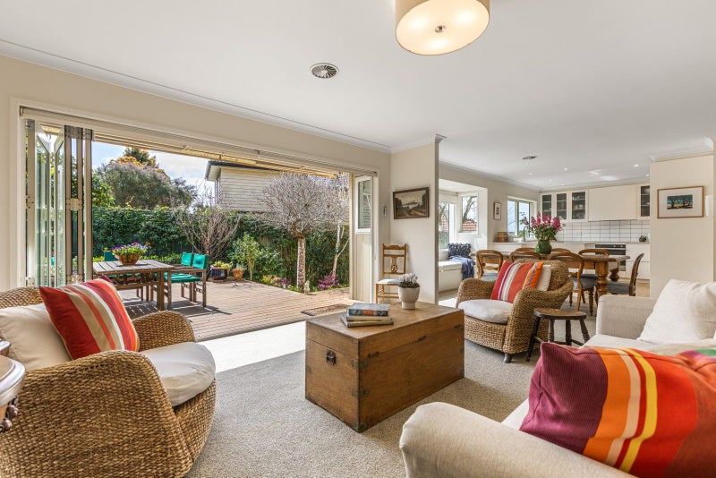 1/5 Hanlon Crescent, Narrow Neck, Auckland - Carousel 2