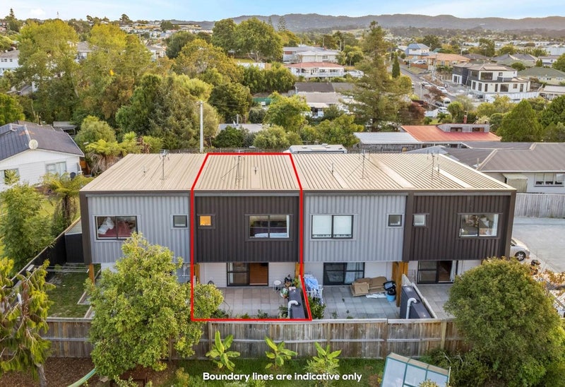 4D Wattle Road, Sunnyvale, Auckland - Carousel 1