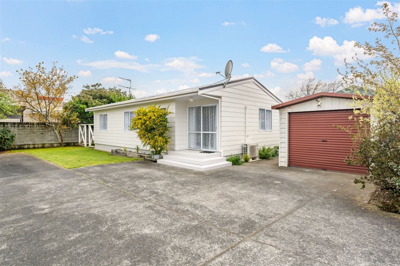 2/52 Martin Street, Wallaceville, Upper Hutt - Carousel 1
