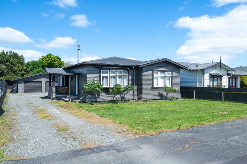 12 Lyndhurst Street, Takaro, Palmerston North - Carousel 12