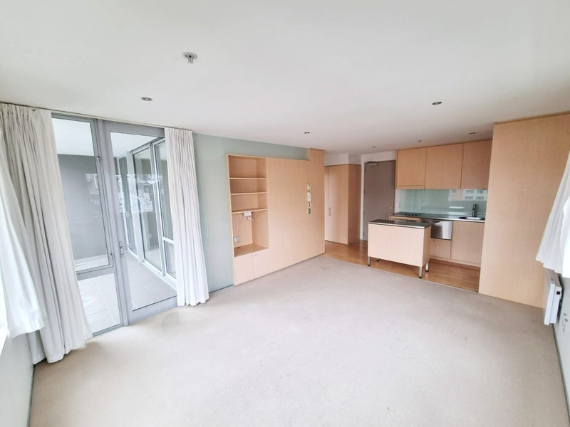 B51/10 Ebor Street, Te Aro, Wellington - Carousel 2