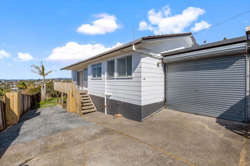 2/47 Royal Road, Massey, Auckland - Carousel 1