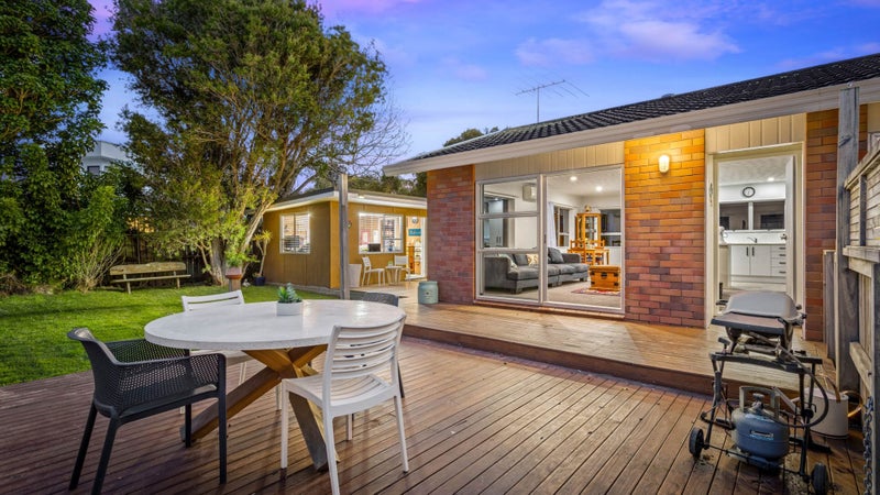 1/26 Walton Street, Red Beach, Whangaparāoa - Carousel 1