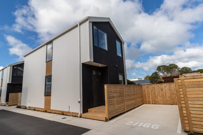 2/166 Queens Drive, Lyall Bay, Wellington - Carousel 29