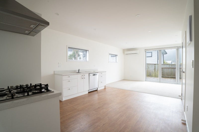 32 Dr Taylor Terrace, Johnsonville, Wellington - Carousel 11
