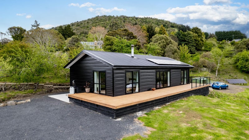 25 McMaster Road, Saddle Hill, Dunedin - Carousel 1