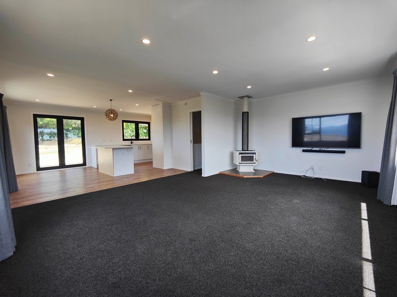 17 Nalanda Crescent, Broadmeadows, Wellington - Carousel 2