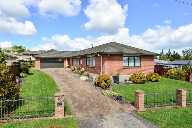 95 Dixon Road, Glenview, Hamilton - Carousel 2