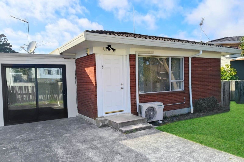 2/4 Roys Road, Weymouth, Auckland - Carousel 1
