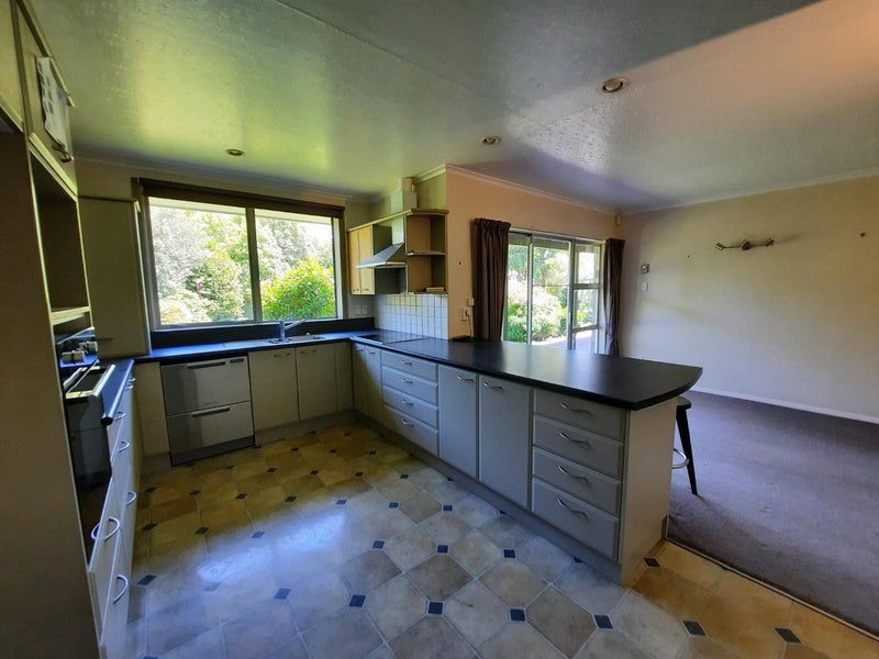 61 Prestons Road, Redwood, Christchurch - Carousel 2